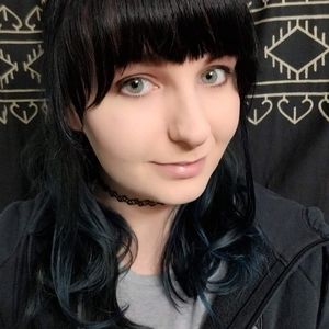Meet your Posher, Courtney